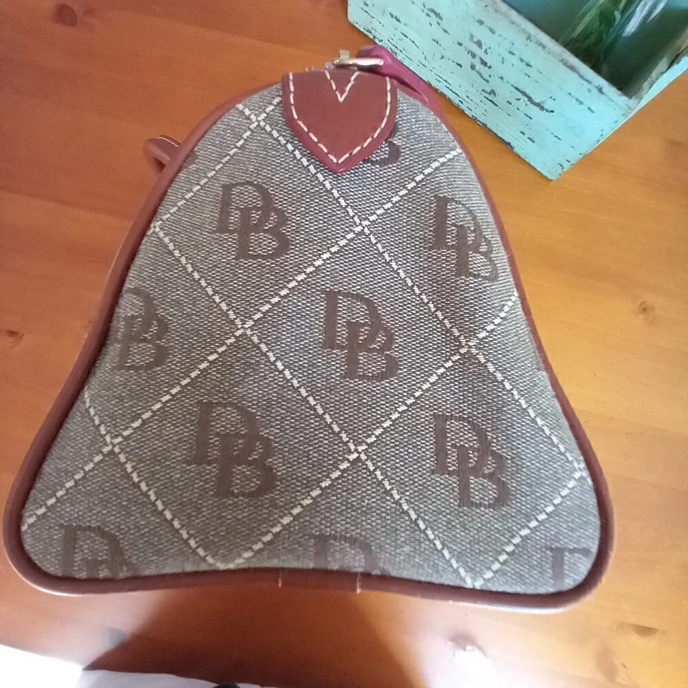 Dooney & Bourke this dooney